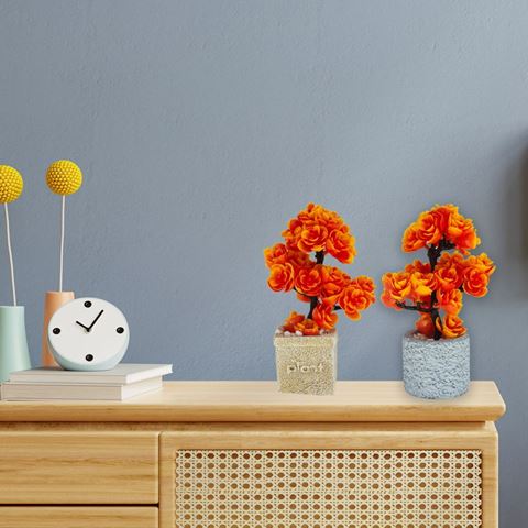 Imagen de Adorno maceta rústica con flores naranjas