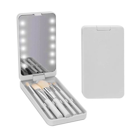 Imagen de Espejo de maquillaje con luz led y set de brochas 360º