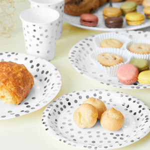 Imagen de Platos desechables 10pc-lunares plateados-9"