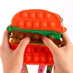 Imagen de Cartera pop it con tira