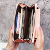 Imagen de Billetera con bolsillo exterior con correa