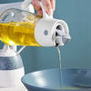 Imagen de Botella Aceitero en vidrio con asa y pico vertedor