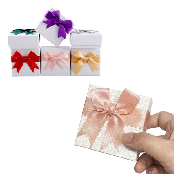 Imagen de Caja de regalo con moña - Fuerte y elegante - Alhajas Medallas Relagos empresariales