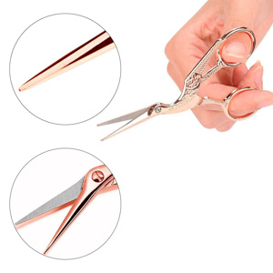 Imagen de Tijera para cejas Ushas en blister-